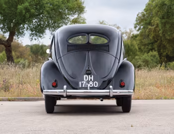 1951 Volkswagen 1100 Deluxe 2-door Sedan (Type 1) '01–12.1951