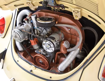 Bajo el capó 1971 Volkswagen Model 1511 2-door Convertible [North America] (Type 1) '1970–71