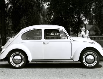 1966 Volkswagen 1300 Deluxe 2-door Sunroof Sedan [North America] (Type 1) '1965–66