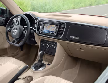 Интерьер Volkswagen Beetle [Worldwide] '2011–16
