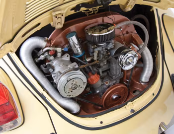 Bajo el capó 1971 Volkswagen Model 1511 2-door Convertible [North America] (Type 1) '1970–71