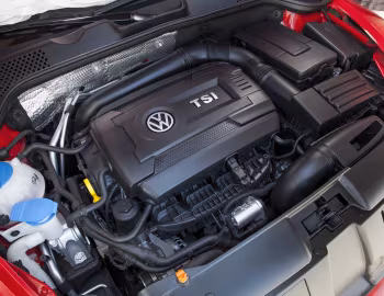 Bajo el capó 2013–16 Volkswagen Beetle R-Line [North America] '2012–16