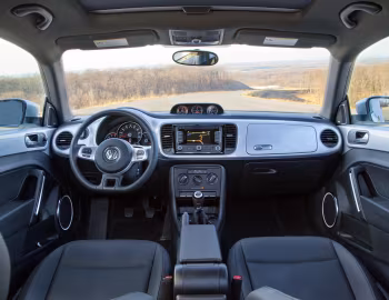 Interior 2013–15 Volkswagen Beetle TDi [North America] '2012–15