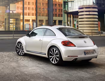 Volkswagen Beetle Turbo [Worldwide] '2011–16