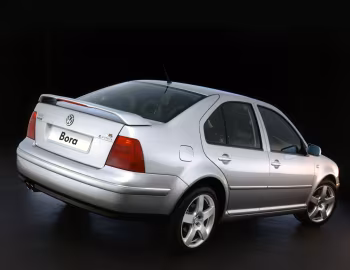 Volkswagen Bora V6 4Motion Sport [UK-spec] '2001–05