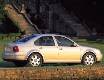 Volkswagen Bora 2.3 V5 [Worldwide] (1J2) '1998–2001