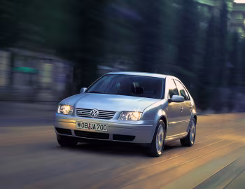 Volkswagen Bora 2.3 V5 [Worldwide] (1J2) '1998–2001