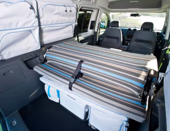 Інтэр'ер Volkswagen Caddy Camper [UK-spec] (Type 2K) '2013–15