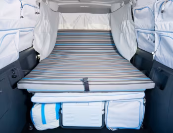 Інтэр'ер Volkswagen Caddy Camper [UK-spec] (Type 2K) '2013–15