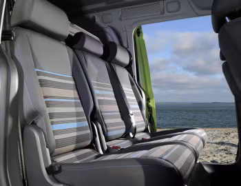 Інтэр'ер Volkswagen Caddy Camper [UK-spec] (Type 2K) '2013–15