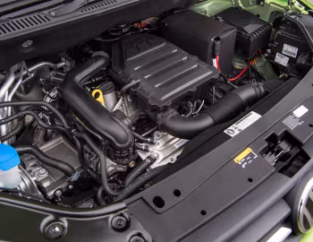 Bajo el capó Volkswagen Caddy Kasten Trendline [UK-spec] '2015–20
