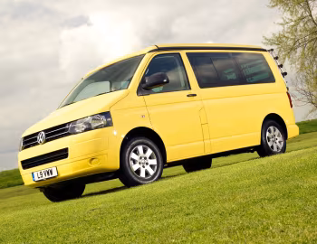 Volkswagen California "Beach" [UK-spec] (T5) '2009–15