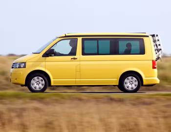 Volkswagen California "Beach" [UK-spec] (T5) '2009–15