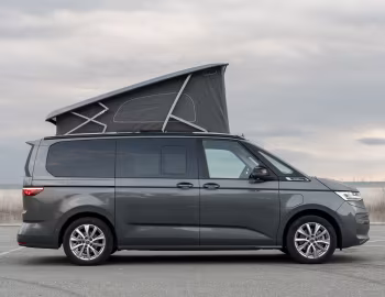 Volkswagen California Ocean eHybrid 4MOTION [UK-spec] (T7) '2025–pr.