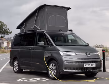Volkswagen California Ocean eHybrid 4MOTION [UK-spec] (T7) '2025–pr.