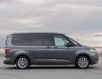 Volkswagen California Ocean eHybrid 4MOTION [UK-spec] (T7) '2025–pr.