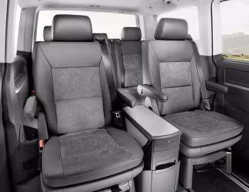 Interior Volkswagen Caravelle [UK-spec] (T5) '2009–15