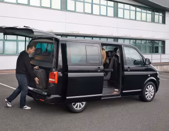 Volkswagen Caravelle [UK-spec] (T5) '2009–15