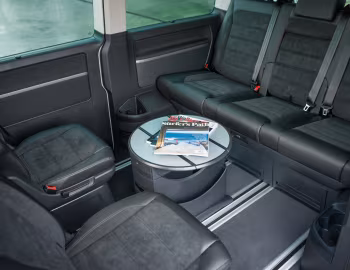 Interior Volkswagen Caravelle "Generation Six" [UK-spec] (T6) '2015–19