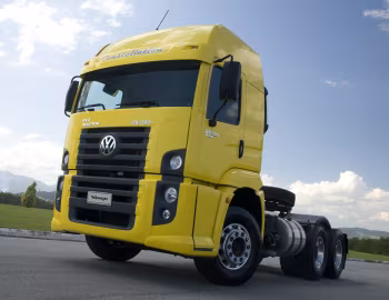 Volkswagen Constellation 25-320 Titan 6×2 Tractor '03.2008–12