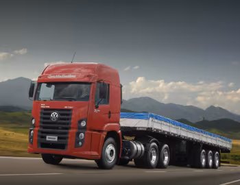 Volkswagen Constellation 25-320 Titan 6×2 Tractor '03.2008–12