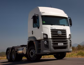 Volkswagen Constellation 26-370 6×4 Tractor '2010–12