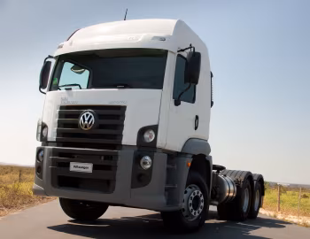 Volkswagen Constellation 26-370 6×4 Tractor '2010–12