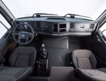 Panneau avant Volkswagen Constellation 25.420 "Prime" '2015