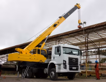 Volkswagen Constellation 31-260 6×4 Crane '2008–12