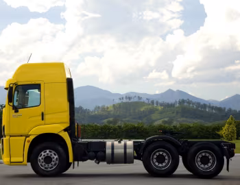 Volkswagen Constellation 25-320 Titan 6×2 Tractor '03.2008–12