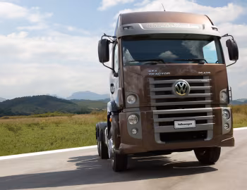 Volkswagen Constellation 26.420 6×4 Tractor '10.2013–23