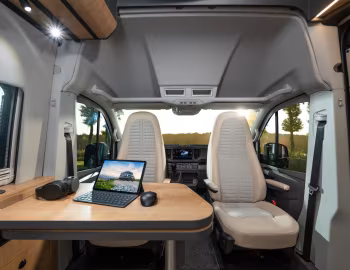 Interior 2024 Globe-Traveller Falcon 2Z '2023–24