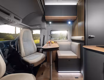 Interior 2024–25 Globe-Traveller Falcon 2Z [UK-spec] '2023–25