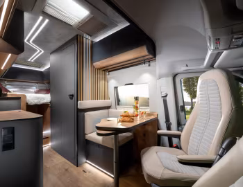 Interior 2024 Globe-Traveller Falcon 2Z '2023–24