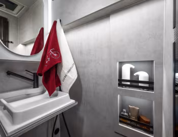 Interior 2024 Globe-Traveller Falcon 2Z '2023–24