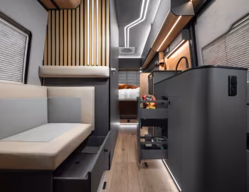 Interior 2024–25 Globe-Traveller Falcon 2Z [UK-spec] '2023–25