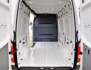 Interior Volkswagen Crafter High Roof Van [UK-spec] '2011–16