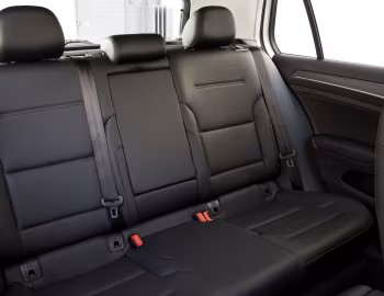 Интерьер 2017–20 Volkswagen e-Golf [North America] (Typ 5G) '2017–20