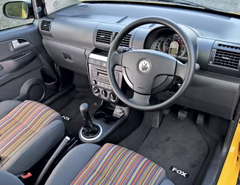 Panneau avant Volkswagen Fox [UK-spec] (Typ 5Z) '2005–11
