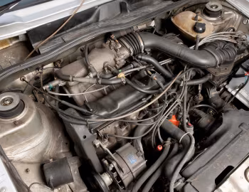 Bajo el capó Volkswagen Golf GTI Pirelli [UK-spec] (Typ 17) '1983