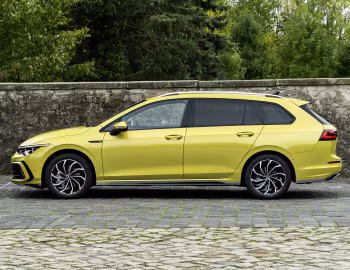 Volkswagen Golf 2.0 TDI R-Line Variant [Worldwide] '2020–24