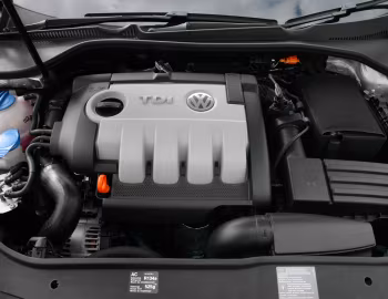 Bajo el capó Volkswagen Golf 1.9 TDI BlueMotion [Worldwide] (Typ 1K) '11.2007–10.2008