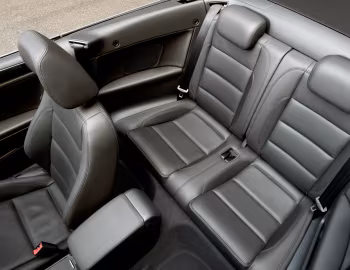 Interior Volkswagen Golf Cabriolet [UK-spec] (Typ 5K) '2011–15