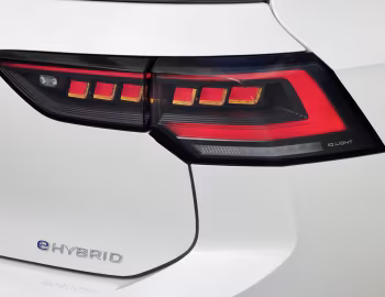 Volkswagen Golf eHybrid [Worldwide] '2024–pr.