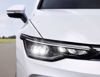 Volkswagen Golf eHybrid [Worldwide] '2024–pr.