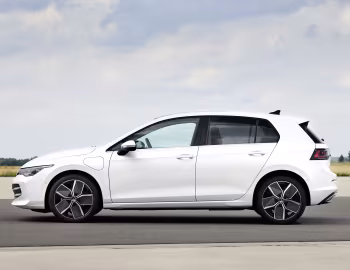 Volkswagen Golf eHybrid [Worldwide] '2024–pr.