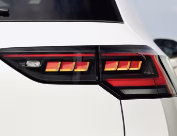 Volkswagen Golf eHybrid [Worldwide] '2024–pr.