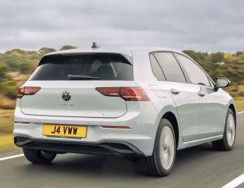 Volkswagen Golf eHybrid Match [UK-spec] '2025–pr.