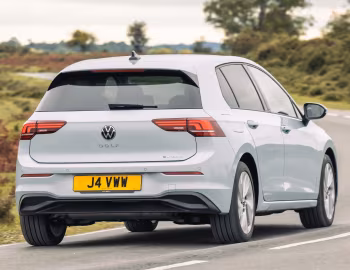 Volkswagen Golf eHybrid Match [UK-spec] '2025–pr.
