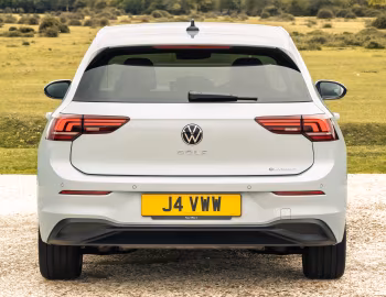 Volkswagen Golf eHybrid Match [UK-spec] '2025–pr.
